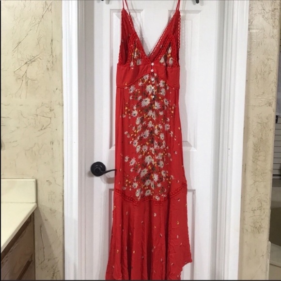 NWT Paradise Printed Maxi Dress in Red
Free People - Picture 6 of 7